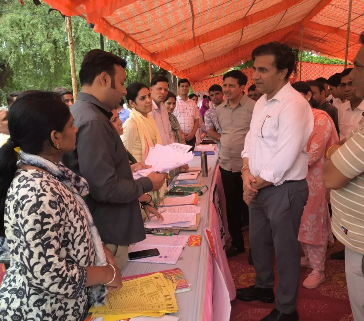 Jaipur: जिला कलेक्टर डॉ. जितेन्द्र कुमार सोनी ने अधिकारियों को दिये निर्देश Jaipur: जिला कलेक्टर डॉ. जितेन्द्र कुमार सोनी ने अधिकारियों को दिये निर्देश