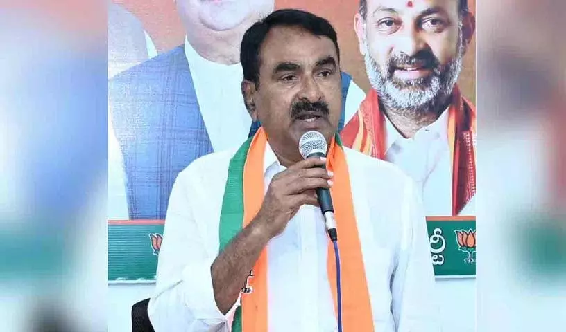 Konda Murali को मानसिक अस्पताल में भर्ती कराया जाना चाहिए.. एर्राबेली प्रदीप राव फायर Konda Murali को मानसिक अस्पताल में भर्ती कराया जाना चाहिए.. एर्राबेली प्रदीप राव फायर