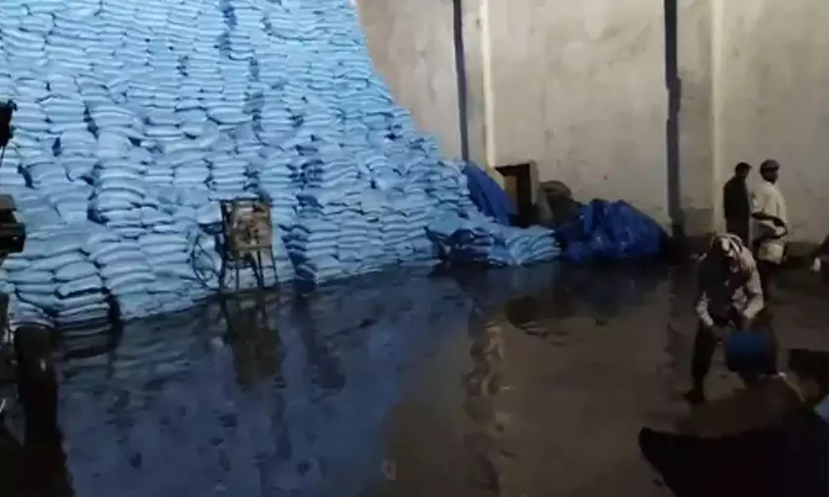 Yamunanagar: सरस्वती शुगर मिल में बारिश का कहर, 2.20 लाख क्विंटल चीनी बर्बाद Yamunanagar: सरस्वती शुगर मिल में बारिश का कहर, 2.20 लाख क्विंटल चीनी बर्बाद