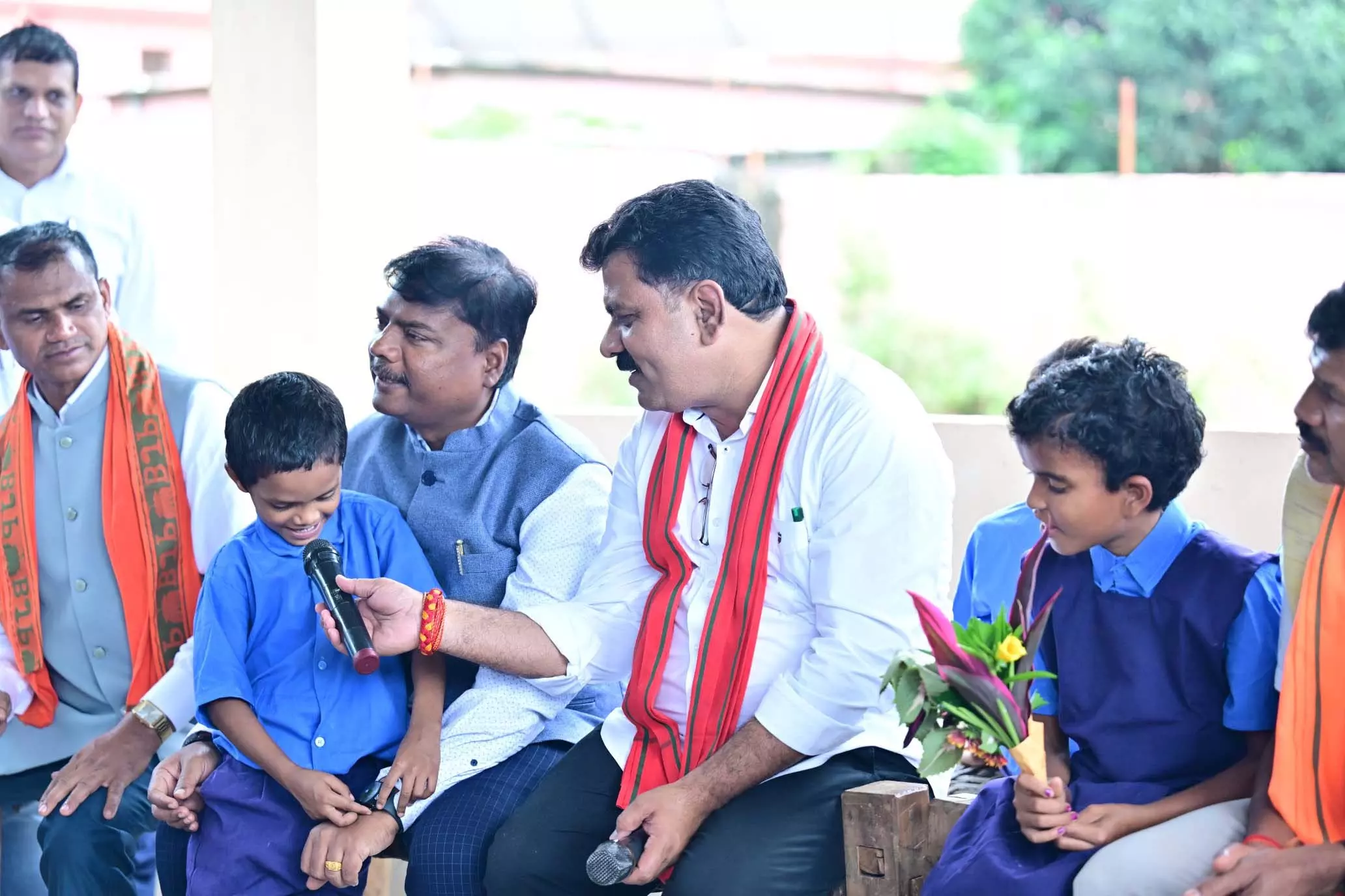 नारायणपुर: नेल्लानार योजना पर उपमुख्यमंत्री ने लिया ग्रामीणों का फीडबैक नारायणपुर: नेल्लानार योजना पर उपमुख्यमंत्री ने लिया ग्रामीणों का फीडबैक