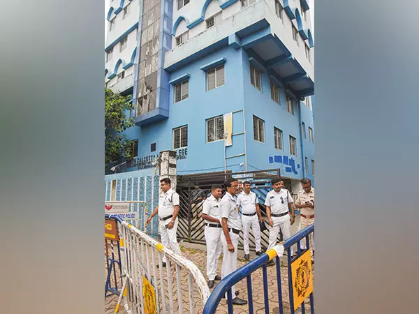 कोलकाता सामूहिक बलात्कार मामले की जांच जासूसी विभाग संभालेगा: पुलिस कोलकाता सामूहिक बलात्कार मामले की जांच जासूसी विभाग संभालेगा: पुलिस