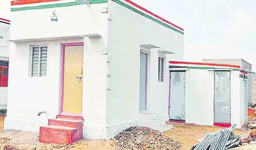 नाथनदकाना में इंदिरम्मा घरों का निर्माण नाथनदकाना में इंदिरम्मा घरों का निर्माण