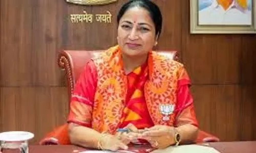 सीएम रेखा का व्यापारी संघ ने किया अभिनंदन सीएम रेखा का व्यापारी संघ ने किया अभिनंदन