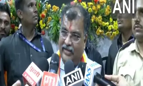 डबल इंजन सरकार लोगों के सर्वोत्तम हितों में काम कर रही है: महाराष्ट्र BJP के नए अध्यक्ष डबल इंजन सरकार लोगों के सर्वोत्तम हितों में काम कर रही है: महाराष्ट्र BJP के नए अध्यक्ष