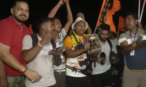 अमरनाथ यात्रा: भगवान भोले के जयकारों के साथ जम्मू से पहला जत्था रवाना, उपराज्यपाल ने दिखाई हरी झंडी अमरनाथ यात्रा: भगवान भोले के जयकारों के साथ जम्मू से पहला जत्था रवाना, उपराज्यपाल ने दिखाई हरी झंडी