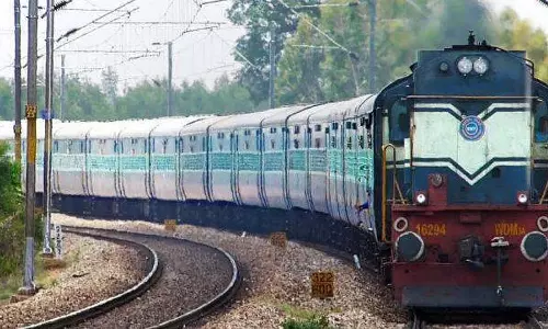 Tamil Nadu: सेलम टाउन स्टेशन पर ट्रेन रुकने का समय 3 मिनट बढ़ा Tamil Nadu: सेलम टाउन स्टेशन पर ट्रेन रुकने का समय 3 मिनट बढ़ा
