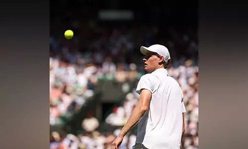 Wimbledon: सिनर ने जीत के साथ शुरुआत की, ज़ेवरेव को चौंकाने वाले मुकाबले में बाहर किया Wimbledon: सिनर ने जीत के साथ शुरुआत की, ज़ेवरेव को चौंकाने वाले मुकाबले में बाहर किया