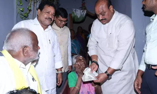 Andhra: अत्चन्नायडू ने पेंशन वितरण को घटिया सेवा बताया