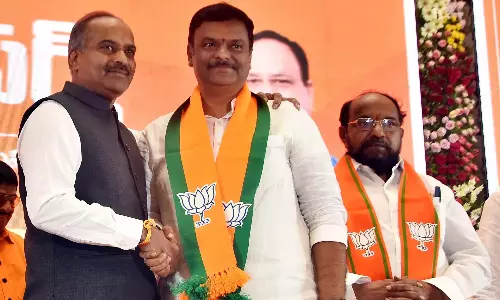 AP: माधव ने पुनर्गठन अधिनियम के पूर्ण कार्यान्वयन के लिए केंद्र पर दबाव डाला AP: माधव ने पुनर्गठन अधिनियम के पूर्ण कार्यान्वयन के लिए केंद्र पर दबाव डाला