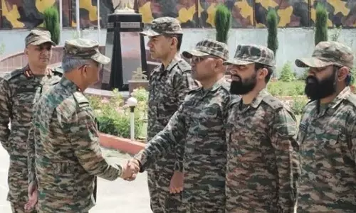 जीओसी 15 कोर ने उत्तरी कश्मीर में आतंकवाद निरोधी ग्रिड की समीक्षा की जीओसी 15 कोर ने उत्तरी कश्मीर में आतंकवाद निरोधी ग्रिड की समीक्षा की