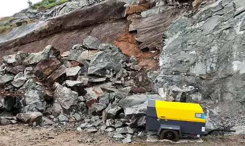 Tumkur : चट्टान को नष्ट करते समय पहाड़ी ढहने से मजदूर की मौत