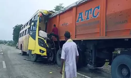 यात्री बस कोरबा में हादसे का शिकार, 6 लोग घायल यात्री बस कोरबा में हादसे का शिकार, 6 लोग घायल