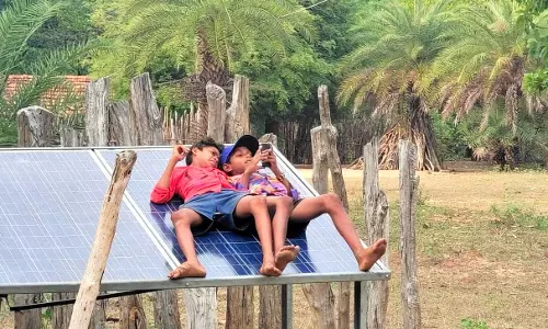 साय सरकार ने बस्तर में शिक्षा और स्वास्थ्य की चिंता दूर की
