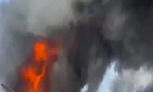Kathipara के पास छात्रावास में जेनरेटर के धुएं से दहशत, 8 लोग अस्पताल में भर्ती Kathipara के पास छात्रावास में जेनरेटर के धुएं से दहशत, 8 लोग अस्पताल में भर्ती