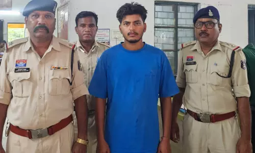 रायपुर में मादक पदार्थ डोडा की सप्लाई, पंजाब का तस्कर गिरफ्तार रायपुर में मादक पदार्थ डोडा की सप्लाई, पंजाब का तस्कर गिरफ्तार