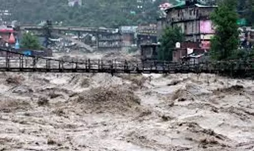Mandi: मूसलाधर बारिश ने भारी तबाही मचाई, 10 शव बरामद