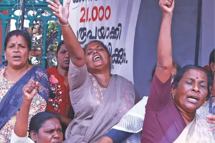 ASHA कार्यकर्ता संघों ने सरकार द्वारा नियुक्त समिति के समक्ष मांगें रखीं ASHA कार्यकर्ता संघों ने सरकार द्वारा नियुक्त समिति के समक्ष मांगें रखीं