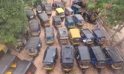 यातायात नियम उल्लंघन: 50 ऑटो चालकों पर ₹ 25 हजार का जुर्माना