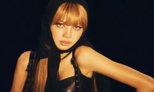 क्या BLACKPINK की लिसा फ्रेडरिक अर्नाल्ट से गुप्त रूप से शादी करने के बाद यूरोप जा रही है?