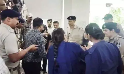 इंसाफ की तलाश में थकी महिला ने SP ऑफिस में की आत्महत्या की कोशिश