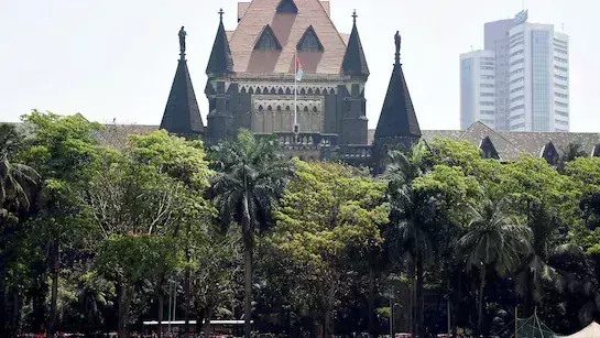 Mumbai: ‘I LOVE YOU’ बोलने पर यौन उत्पीड़न का केस नहीं, हाईकोर्ट ने किया बरी