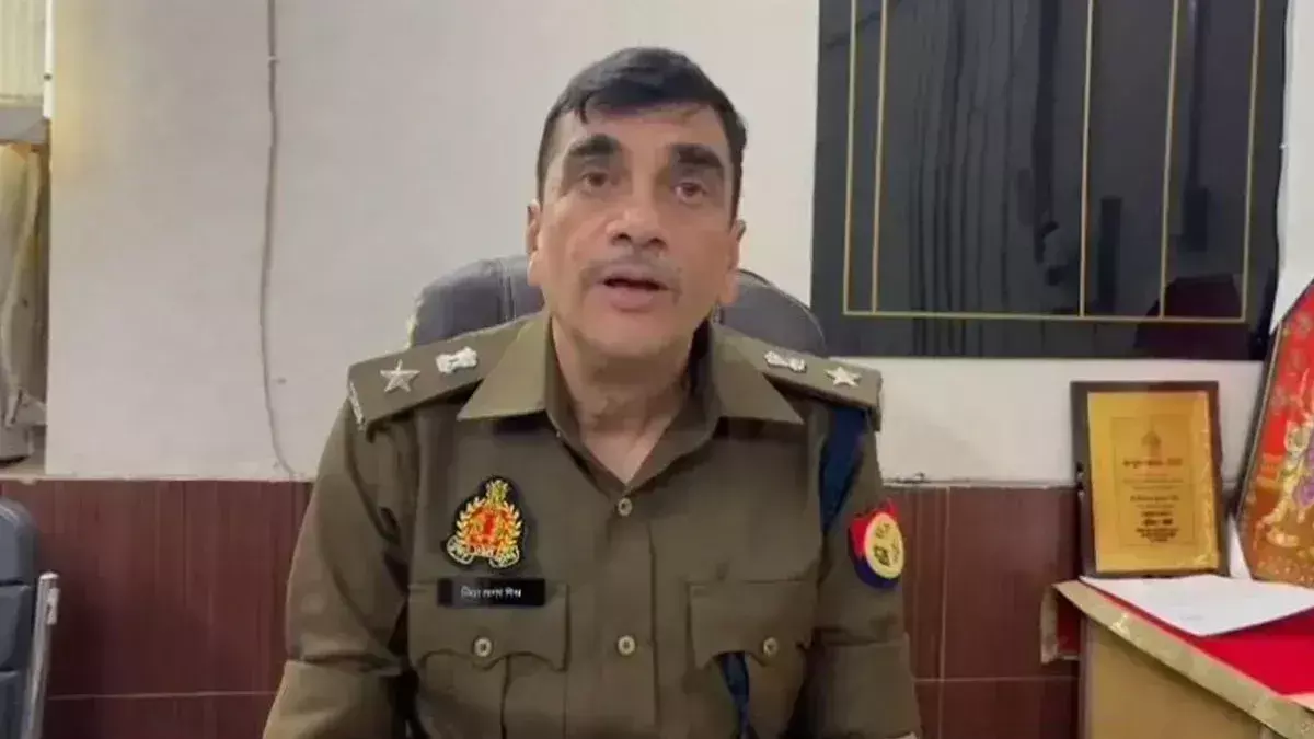 Rampur: एसपी ने गायब कांस्टेबल और सिपाहियों के केस में सभी छुट्टियाँ रद्द किए