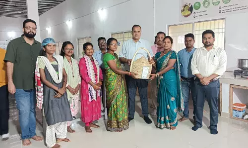 स्व सहायता समूहों को आजीविका मूलक गतिविधियों से जोड़े : भीम सिंह स्व सहायता समूहों को आजीविका मूलक गतिविधियों से जोड़े : भीम सिंह