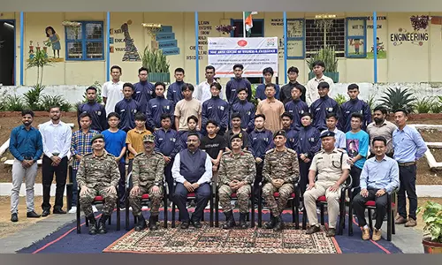 रेड शील्ड सेंटर से NEET, JEE में सफलता पाने वाले 44 छात्रों का भारतीय सेना द्वारा सम्मान रेड शील्ड सेंटर से NEET, JEE में सफलता पाने वाले 44 छात्रों का भारतीय सेना द्वारा सम्मान