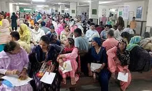 Farrukhabad: राम मनोहर लोहिया अस्पताल अव्यवस्था का केन्द्र, बदहाल हालात