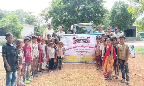 सरकारी स्कूल के शिक्षक किराये पर ऑटो लेते, सुदूर Kaliveru स्कूल में नामांकन बढ़ा