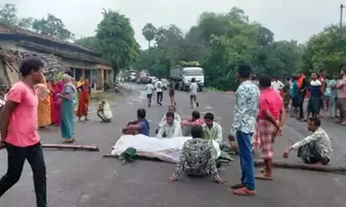 ट्रेलर ने रौंदा, युवक की स्पॉट पर ही मौत