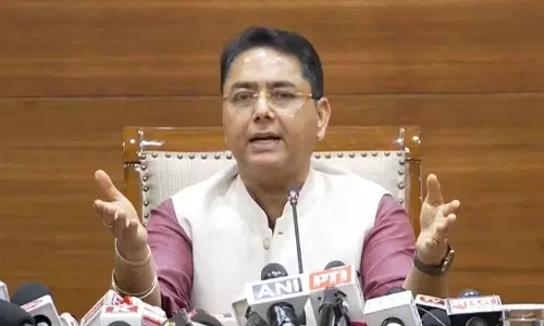 Punjab के मंत्री अमन अरोड़ा ने कहा, केंद्र बिक्रम सिंह मजीठिया को बचा रहा Punjab के मंत्री अमन अरोड़ा ने कहा, केंद्र बिक्रम सिंह मजीठिया को बचा रहा