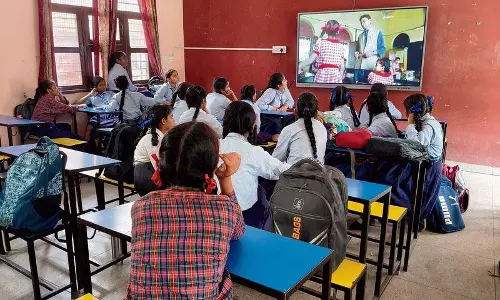 Jalandhar: गर्मजोशी से स्वागत, ठंडा प्रतिसाद, कम उपस्थिति के साथ स्कूल खुले