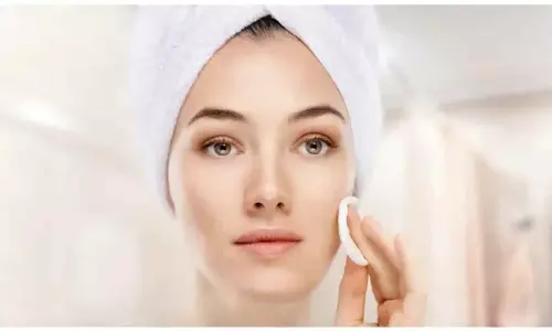 Skin Care Tips : गर्मी के असर से चेहरा मुर्झाया सा रहता है, तो अप्लाई करें ये होममेड फेस पाउडर Skin Care Tips : गर्मी के असर से चेहरा मुर्झाया सा रहता है, तो अप्लाई करें ये होममेड फेस पाउडर