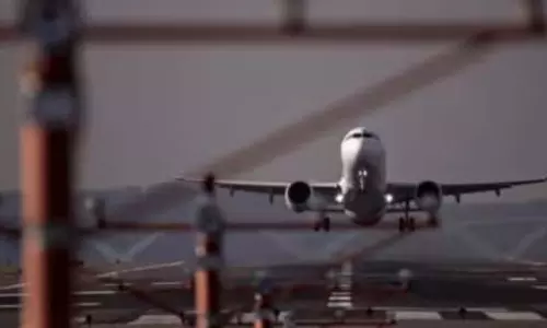 Hyderabad मौसम: बारिश के कारण उड़ान परिचालन प्रभावित Hyderabad मौसम: बारिश के कारण उड़ान परिचालन प्रभावित