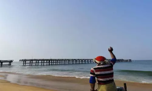 Kerala के वलियाथुरा घाट के ढहने का खतरा Kerala के वलियाथुरा घाट के ढहने का खतरा
