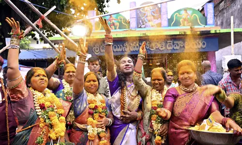 Telangana: बाल्कमपेट येलम्मा कल्याणम का आयोजन भक्तिभाव से किया Telangana: बाल्कमपेट येलम्मा कल्याणम का आयोजन भक्तिभाव से किया