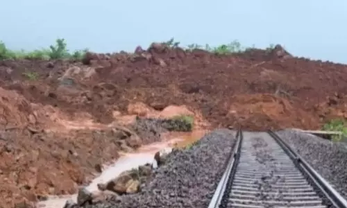 ओडिशा के कोरापुट में भूस्खलन से रेल ट्रैक अवरुद्ध; 2 ट्रेनें रद्द