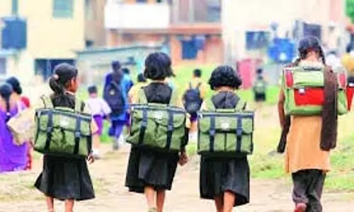 निजी स्कूलों में SC, एसटी छात्रों के लिए 25% सीटें आरक्षित होनी चाहिए: मंत्री अदलुरी लक्ष्मण