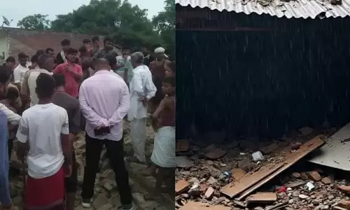 Bareilly: तेज बारिश के दौरान दीवार गिरने से छात्र की जान गई Bareilly: तेज बारिश के दौरान दीवार गिरने से छात्र की जान गई