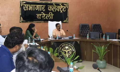 Bareilly: डीएम राशन की रिक्त दुकानों के सापेक्ष कम प्रस्ताव पास होने पर नाराज Bareilly: डीएम राशन की रिक्त दुकानों के सापेक्ष कम प्रस्ताव पास होने पर नाराज