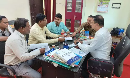मतदान केन्द्रों के युक्तियुक्तकरण के सम्बन्ध में राजनैतिक दल के प्रतिनिधियों के साथ बैठक सम्पन्न