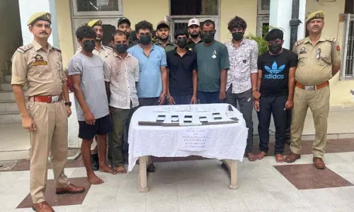 Jammu: पुलिस ने मादक पदार्थ नेटवर्क का भंडाफोड़ किया Jammu: पुलिस ने मादक पदार्थ नेटवर्क का भंडाफोड़ किया