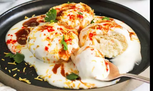 स्ट्रीट टच वाला दही वड़ा, घर पर चखें बाजार जैसी स्वादिष्टता स्ट्रीट टच वाला दही वड़ा, घर पर चखें बाजार जैसी स्वादिष्टता