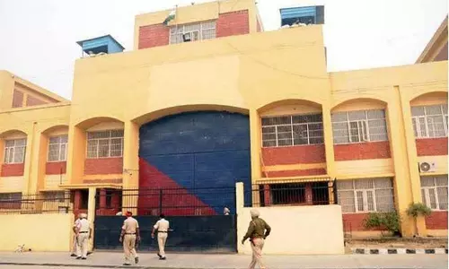 Amritsar पुलिस से सेंट्रल जेल के आसपास गश्त बढ़ाने का आग्रह Amritsar पुलिस से सेंट्रल जेल के आसपास गश्त बढ़ाने का आग्रह