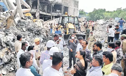 सिगाची उद्योग में राहत प्रयास जारी
