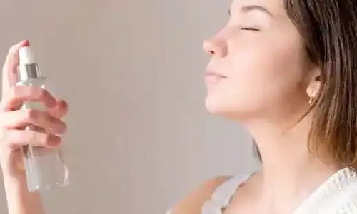 मानसून में त्वचा की नमी कैसे बनाएं? फेस मिस्ट है जवाब