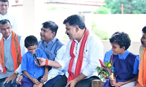 नारायणपुर: नेल्लानार योजना पर उपमुख्यमंत्री ने लिया ग्रामीणों का फीडबैक नारायणपुर: नेल्लानार योजना पर उपमुख्यमंत्री ने लिया ग्रामीणों का फीडबैक
