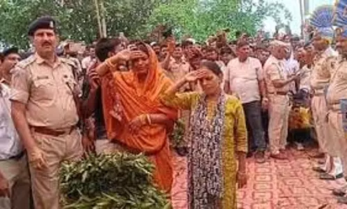 Jharkhand: सड़क हादसे में सीआरपीएफ जवान की मौत, गांव में उमड़ा जनसैलाब