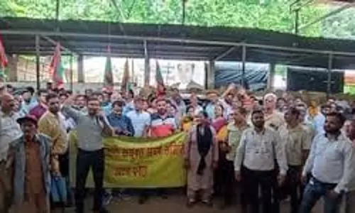 बिजलीकर्मियों का निजीकरण के खिलाफ मोर्चा, 9 जुलाई को देश बंद का आह्वान बिजलीकर्मियों का निजीकरण के खिलाफ मोर्चा, 9 जुलाई को देश बंद का आह्वान